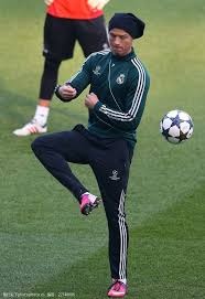 炸金花中期怎么判断局势（炸金花中盘形势该如何研判）